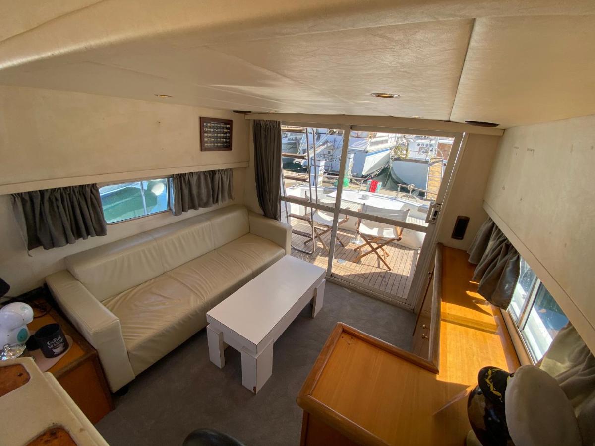 Hotel - Divali - Duerme En Un Confortable Yate En Barcelona Sant Adrià de Besòs Esterno foto